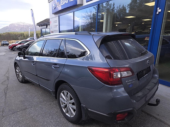 Subaru Outback 3 of 3
