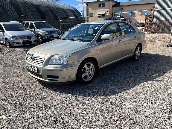 Toyota Avensis 5 of 5