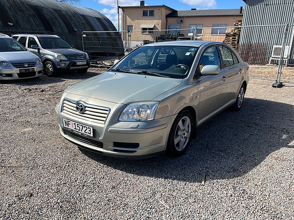 Toyota Avensis 3 of 5