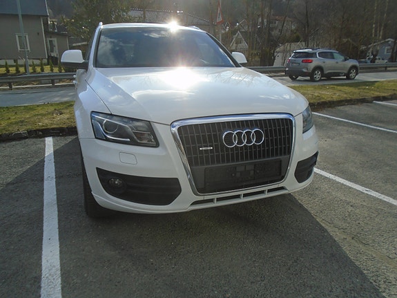 Audi Q5 2 of 5