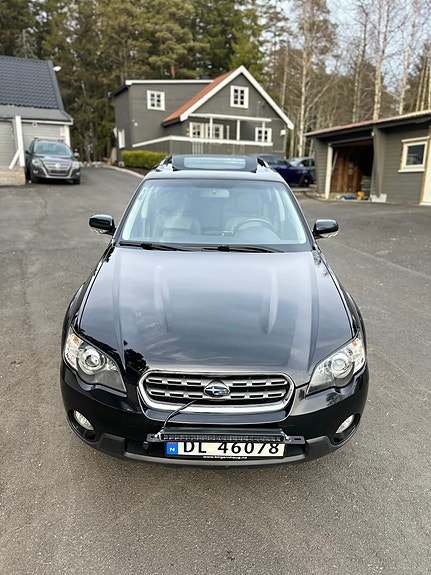 Subaru Legacy 3 of 5