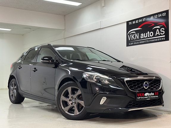 Volvo V40 Cross Country 2 of 5