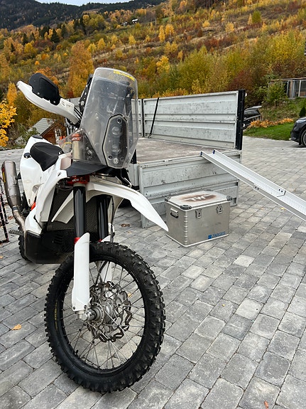 KTM 450 Rally Replica 3 of 6