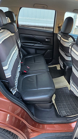 Mitsubishi Outlander 12 of 16