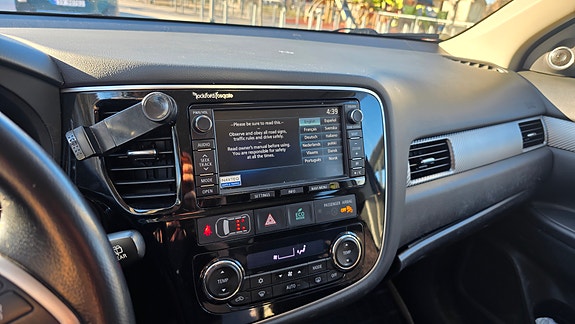 Mitsubishi Outlander 16 of 16