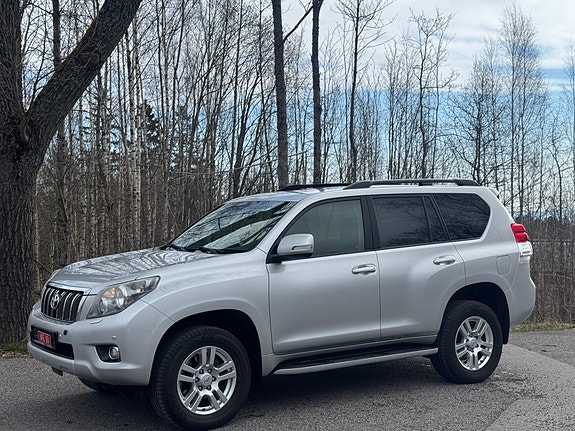 Toyota Land Cruiser 2 of 5