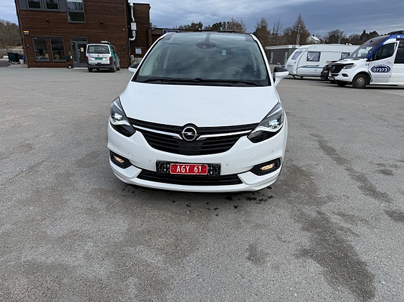 Opel Zafira Tourer 4 of 17