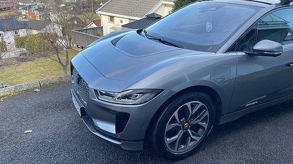 Jaguar I-PACE 4 of 5