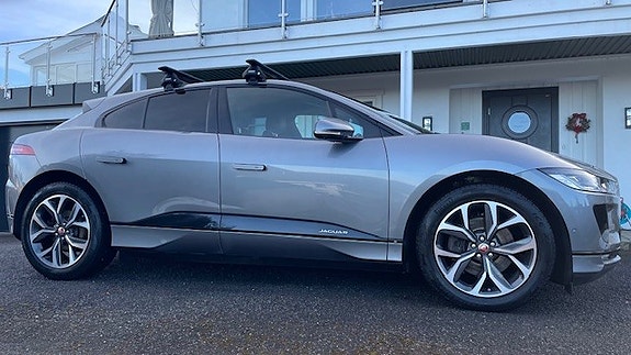 Jaguar I-PACE 2 of 5