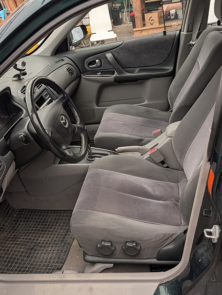 Mazda 323 12 of 16