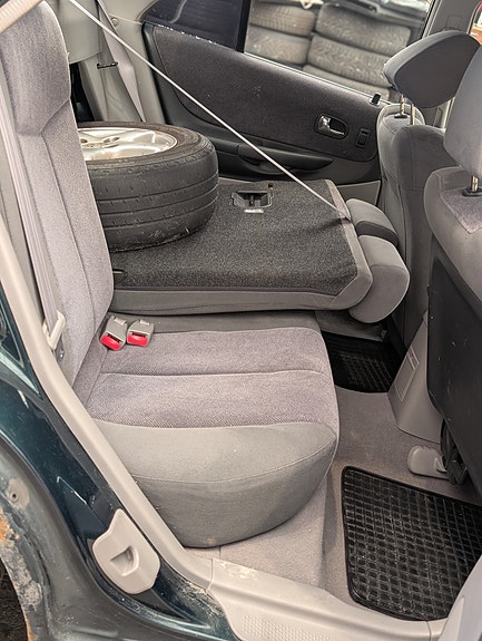 Mazda 323 10 of 16