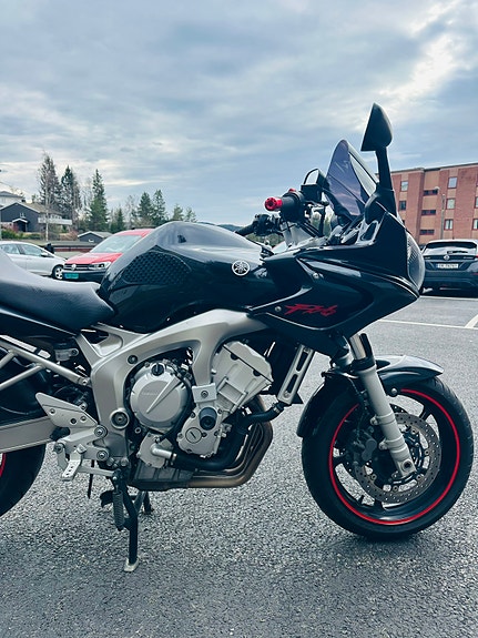 Yamaha FZ6-S Fazer 2 of 30