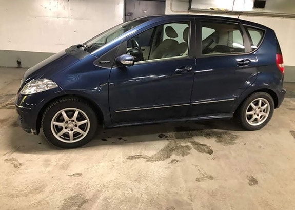 Mercedes-Benz A180 3 of 24