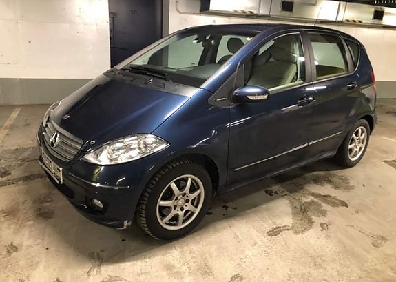 Mercedes-Benz A180 2 of 24