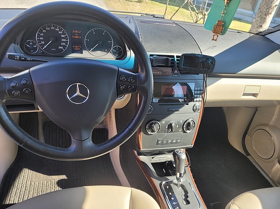Mercedes-Benz A180 10 of 24