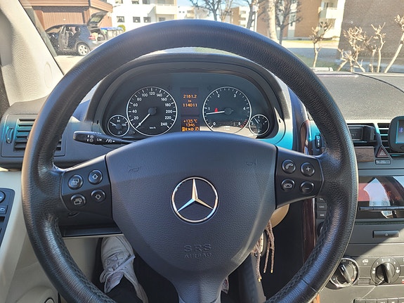 Mercedes-Benz A180 9 of 24