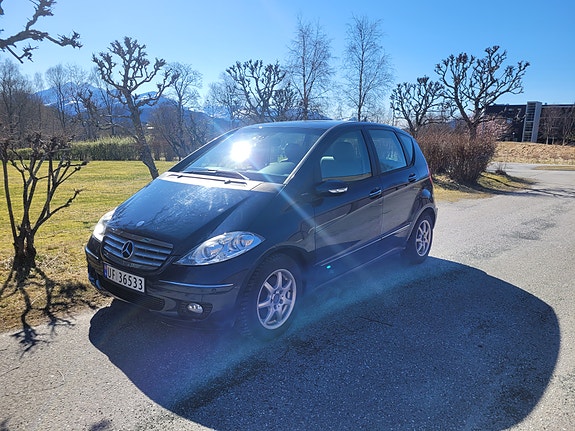 Mercedes-Benz A180 4 of 24