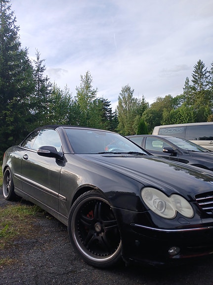 Mercedes-Benz 209 4 of 5
