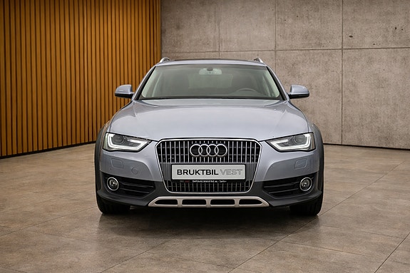 Audi A4 allroad 2 of 5