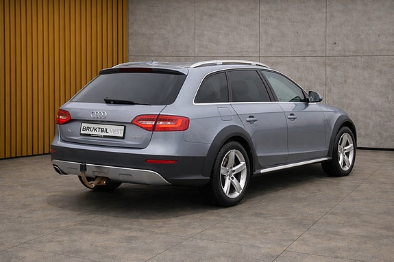 Audi A4 allroad 4 of 5
