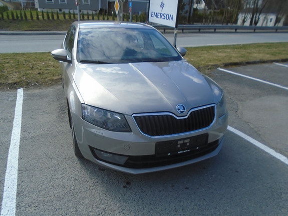 Skoda Octavia 3 of 5