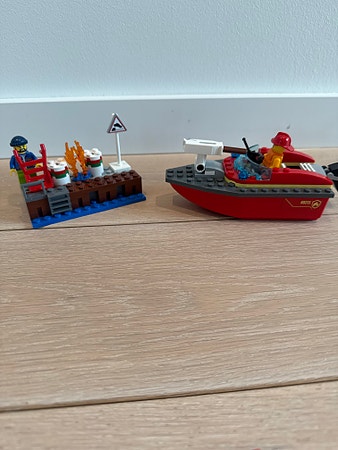 LEGO City brannbåt sett 60213