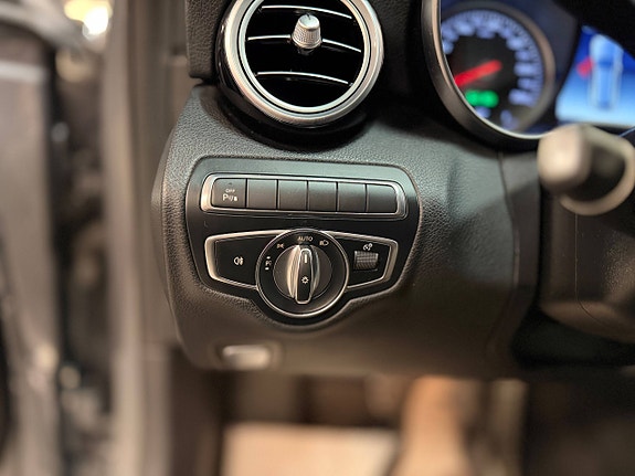 Mercedes-Benz C350 e 16 of 30