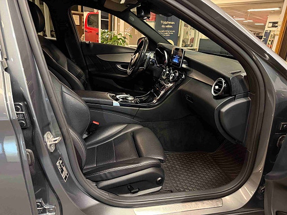 Mercedes-Benz C350 e 30 of 30