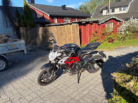 MV Agusta Brutale 800 3 of 5