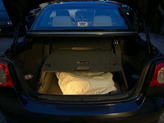 Volkswagen Eos 2 of 11
