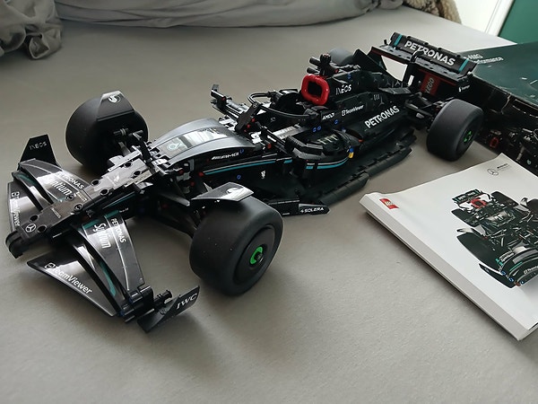 LEGO Technic 42171 racerbilsmodell