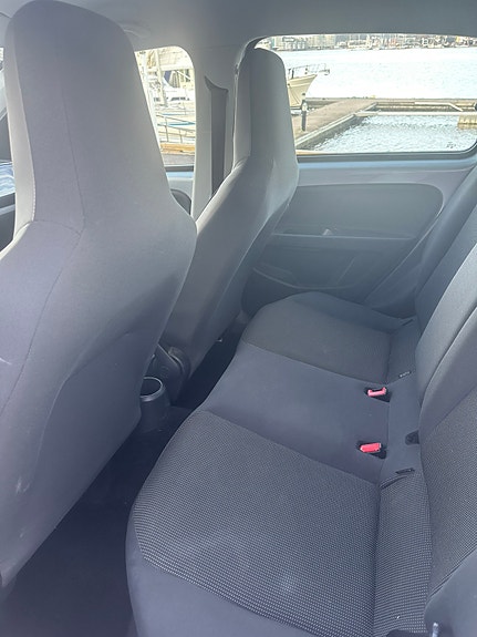 Volkswagen UP! 13 of 13