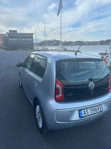 Volkswagen UP! 4 of 13
