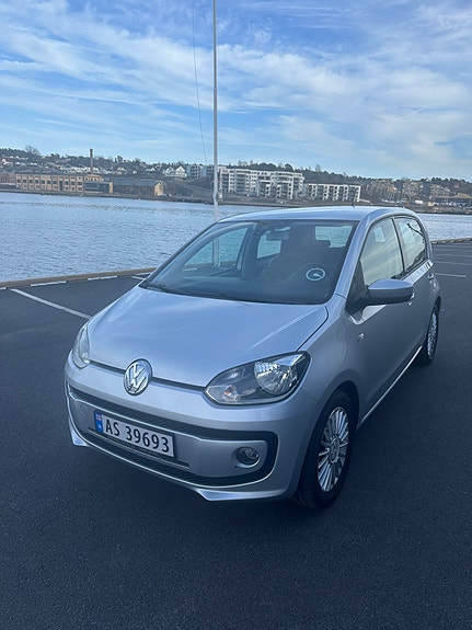 Volkswagen UP! 2 of 13