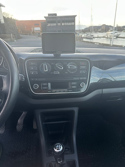 Volkswagen UP! 12 of 13