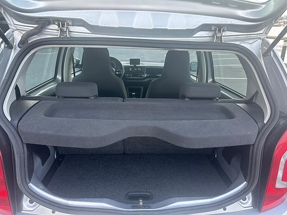 Volkswagen UP! 6 of 13