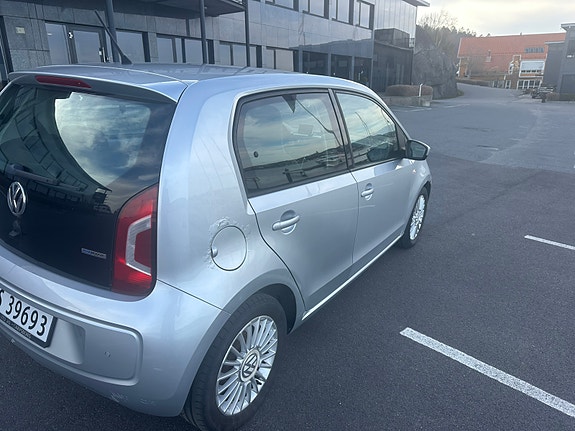 Volkswagen UP! 7 of 13