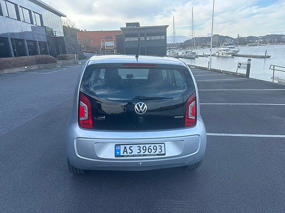 Volkswagen UP! 5 of 13