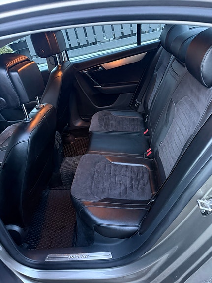 Volkswagen Passat 22 of 30