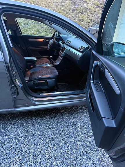 Volkswagen Passat 16 of 30