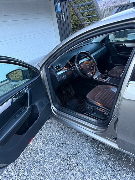 Volkswagen Passat 23 of 30