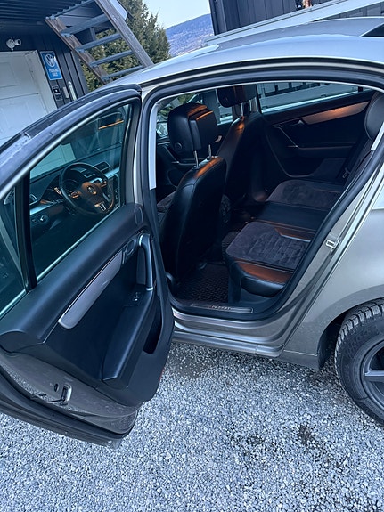 Volkswagen Passat 21 of 30