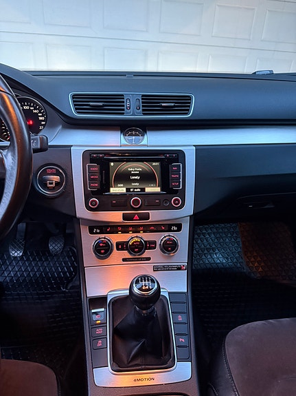Volkswagen Passat 28 of 30