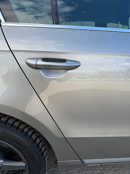 Volkswagen Passat 12 of 30