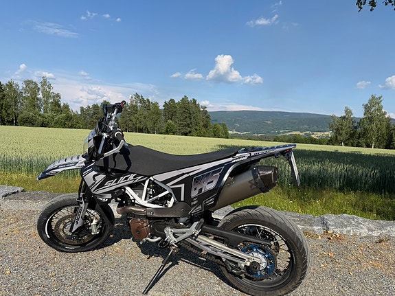 Husqvarna 701 Supermoto 2 of 6