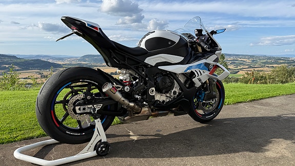 BMW BMW S1000RR – Unik spec | Strøken | Fullspekket M / Carbon | Må sees 2 of 16