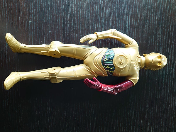 Star Wars CP3O med rød arm selges fra 2015
