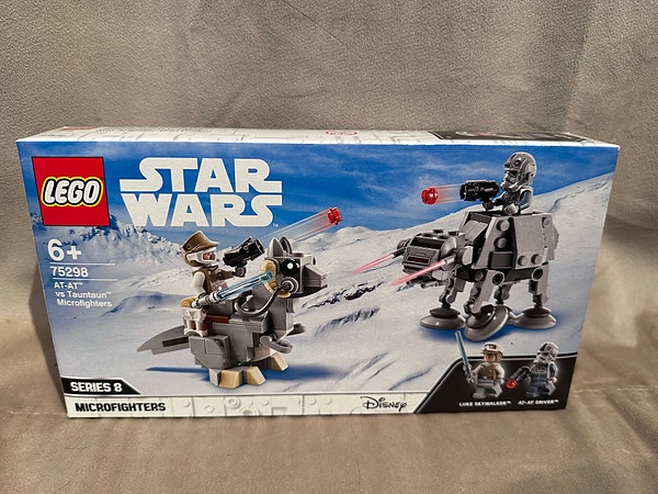 LEGO 75298 Star Wars Microfighters AT-AT vs Tauntaun