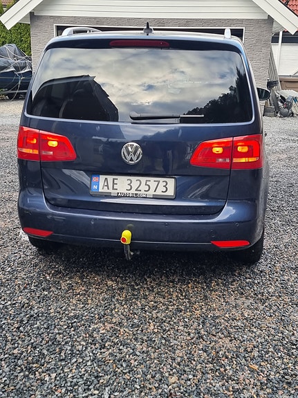 Volkswagen Touran 4 of 5