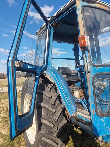 Ford 6600 10 of 18